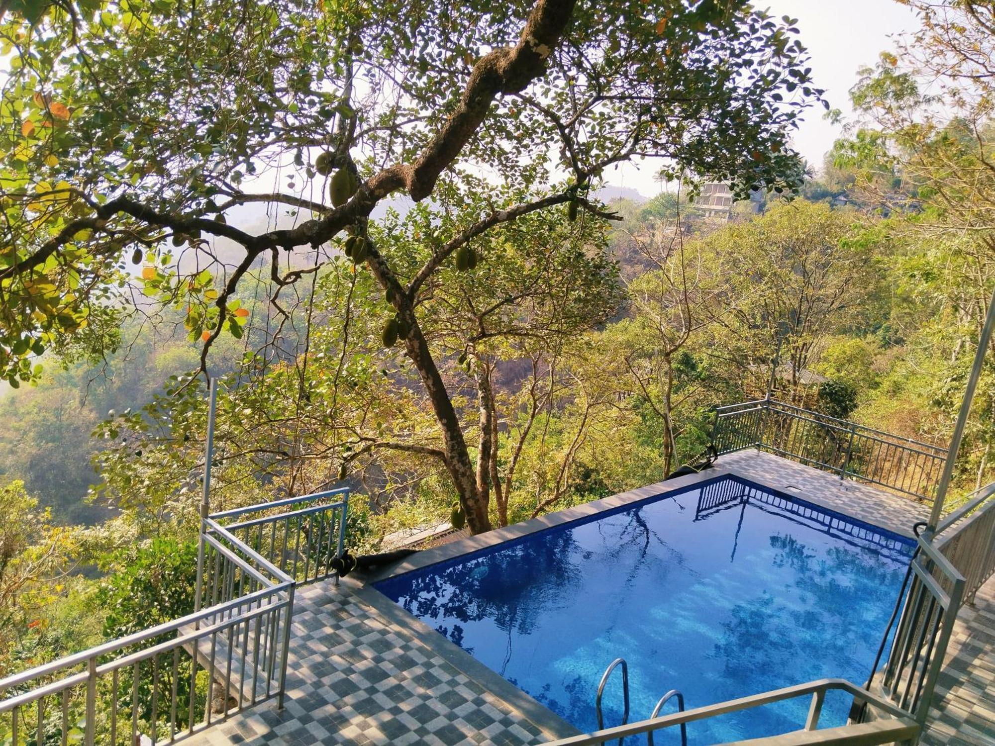 Sunset Valley Kerala Pool Resort - Serene Natural Forest Cottage Stay In Idukki With Sunrise & Sunset Panoramas, Natural Streams & Tranquil Summer Evenings Pīrmed Exterior foto