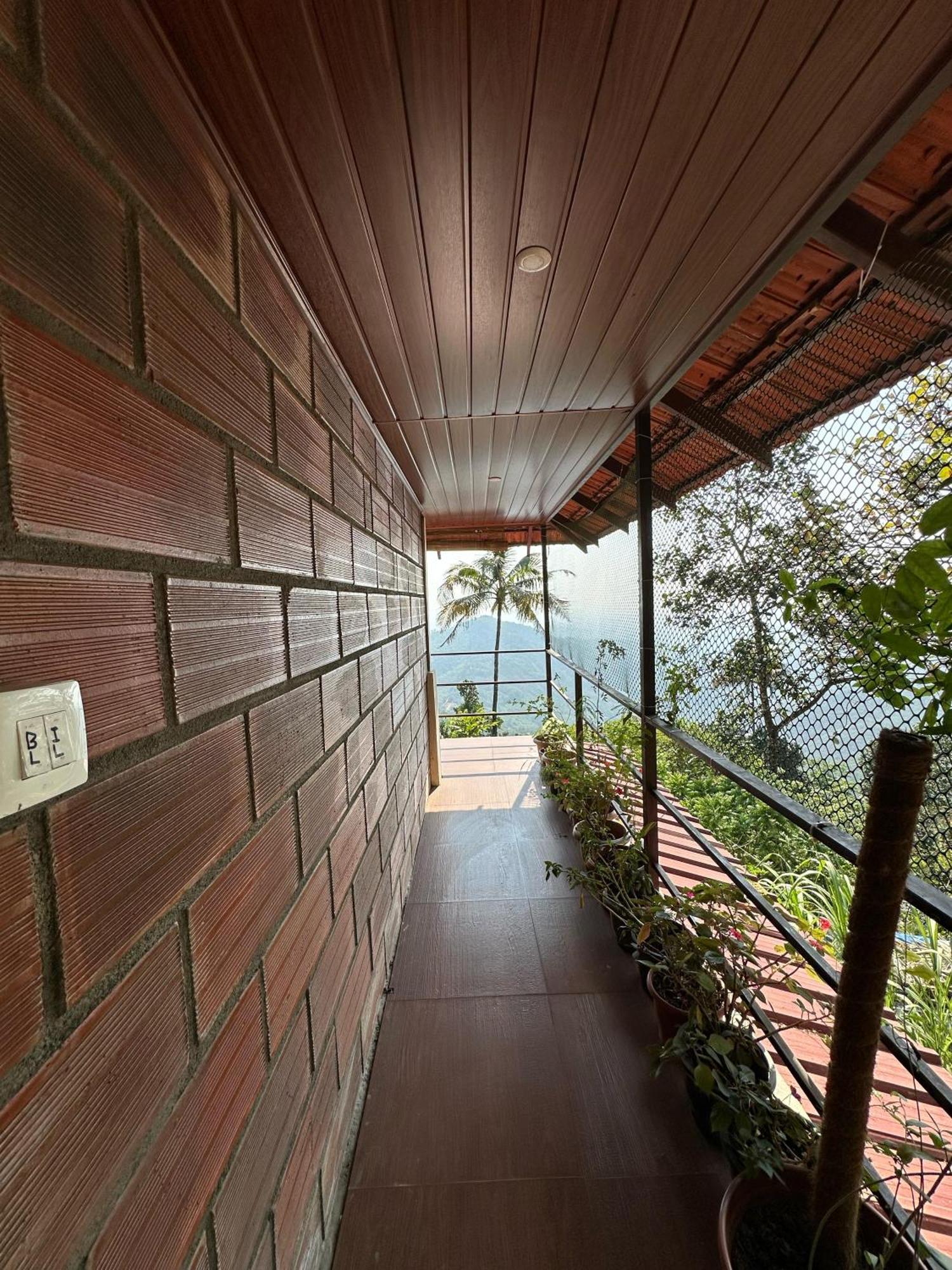 Sunset Valley Kerala Pool Resort - Serene Natural Forest Cottage Stay In Idukki With Sunrise & Sunset Panoramas, Natural Streams & Tranquil Summer Evenings Pīrmed Exterior foto